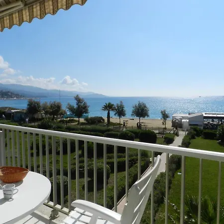 Le Lavandou, 2 Pieces, 4 Personnes - Fr-1-251-599 *