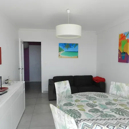 Le Lavandou, 2 Pieces, 4 Personnes - Fr-1-251-599 * Le Lavandou