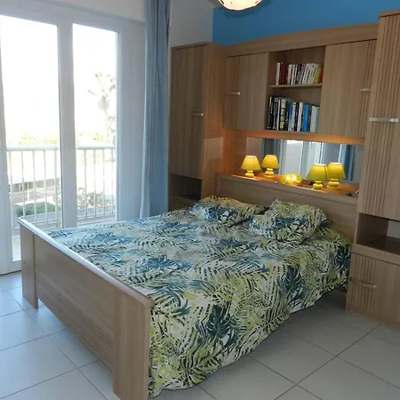 Le Lavandou, 2 Pieces, 4 Personnes - Fr-1-251-599 Le Lavandou